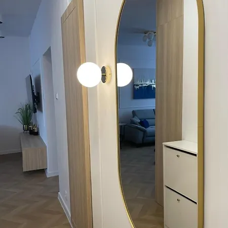 Apartament Milo Mi Centrum グディニャ